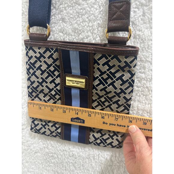 Tommy Hilfiger Crossbody Bag Blue Geometric Stripe Adj Strap Gift under $50 - Picture 3 of 6